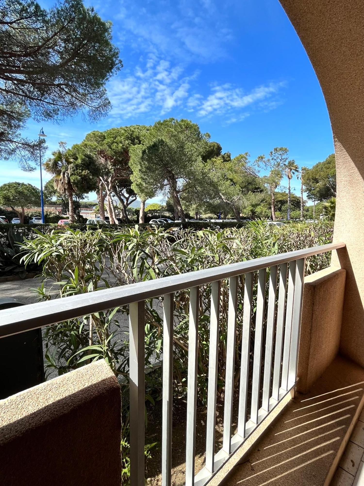Port De Hyeres L'Etoile Marine Apartment Екстериор снимка