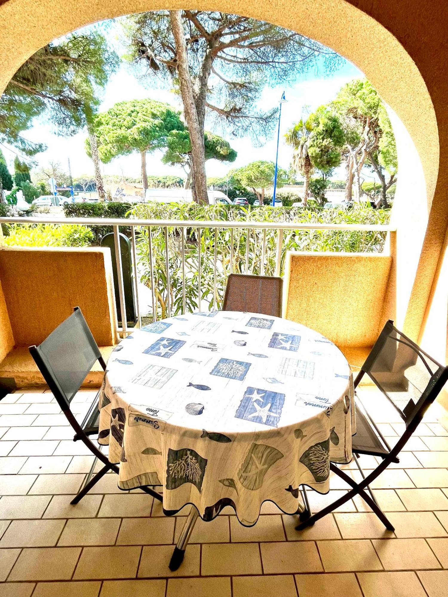 Port De Hyeres L'Etoile Marine Apartment Екстериор снимка